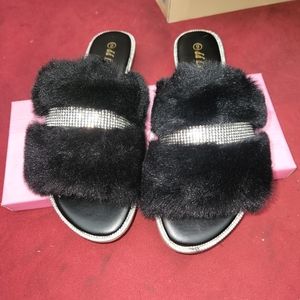 5 for $20 Women's Size 9 DD Lucita Sandles
